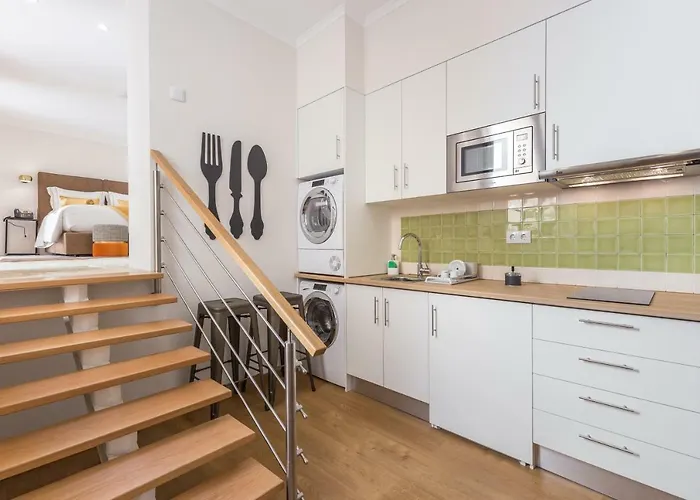 With Διαμέρισμα Lisboa